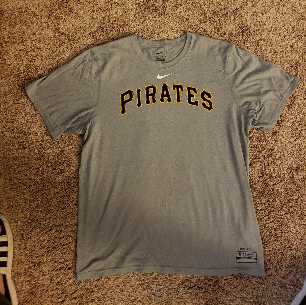 Pittsburgh Pirate's MLB Nike Dry-fit shirt